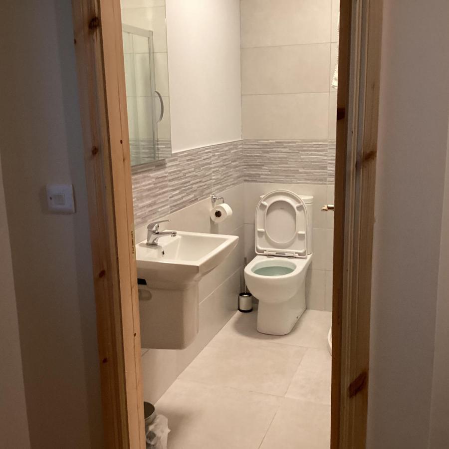 شقة Roundstone Retreats Roundstone Harbour Lights المظهر الخارجي الصورة