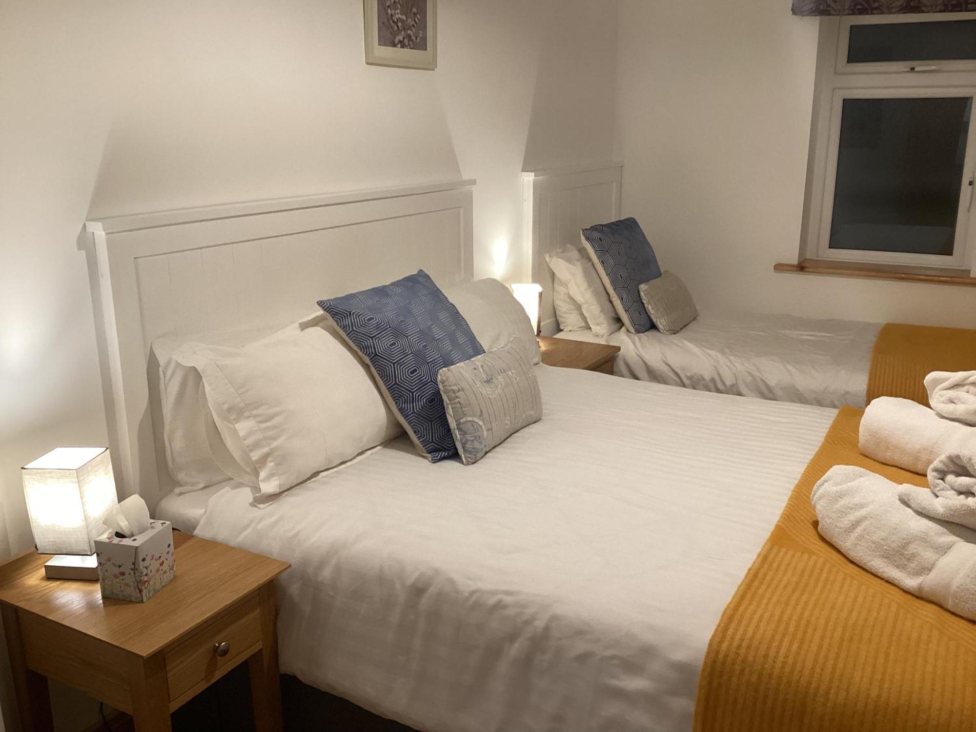 شقة Roundstone Retreats Roundstone Harbour Lights المظهر الخارجي الصورة