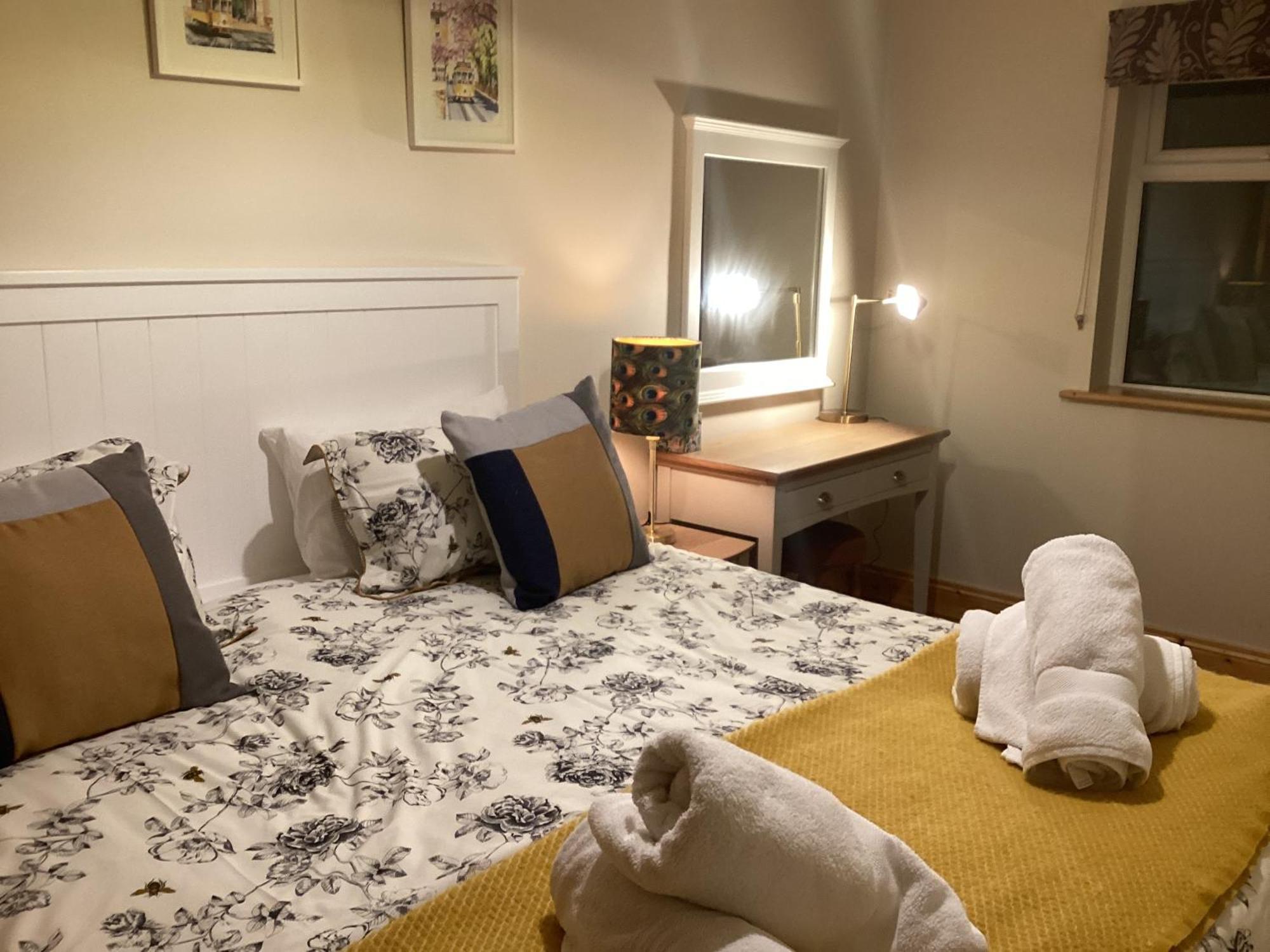شقة Roundstone Retreats Roundstone Harbour Lights المظهر الخارجي الصورة