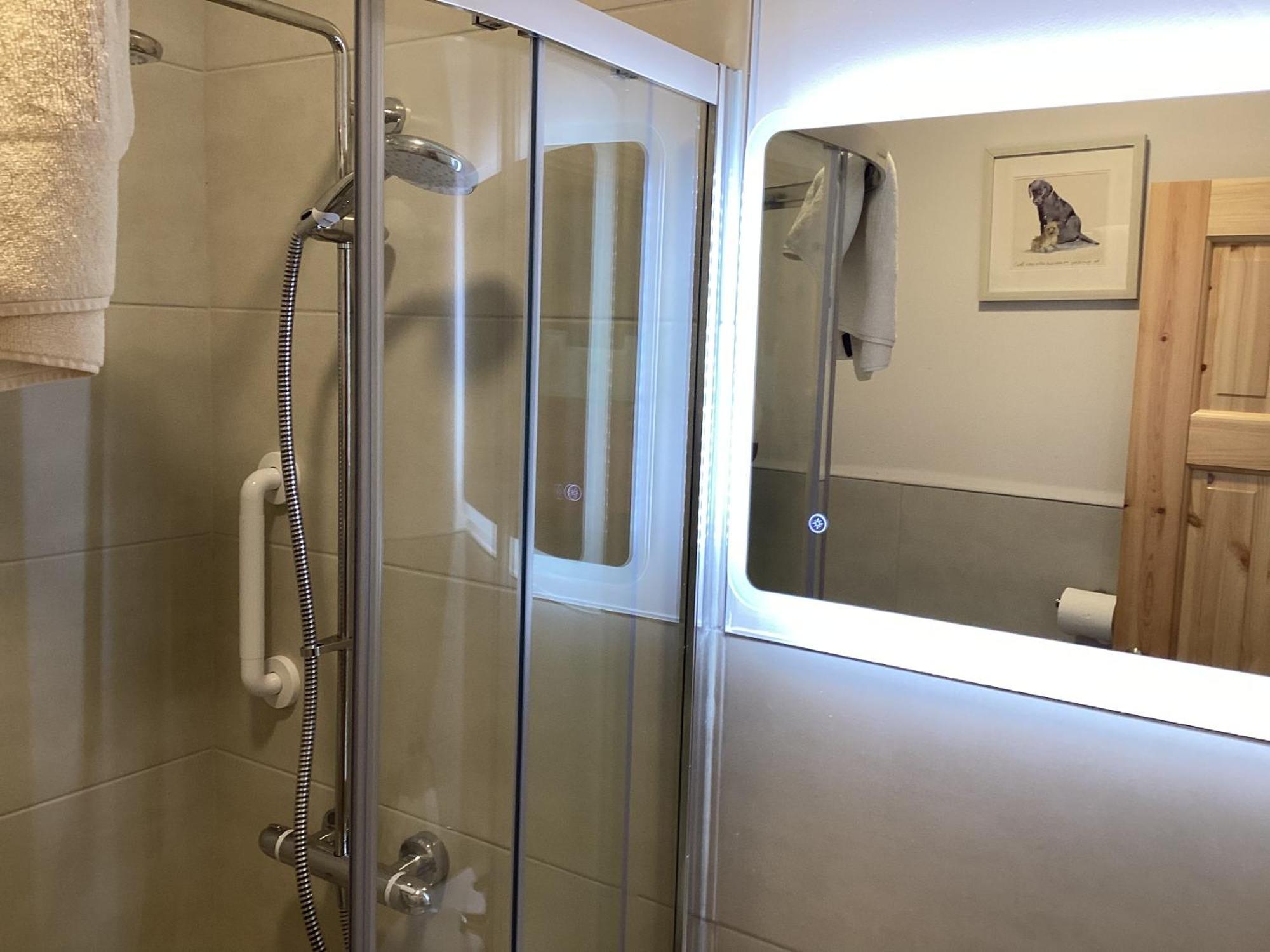 شقة Roundstone Retreats Roundstone Harbour Lights المظهر الخارجي الصورة
